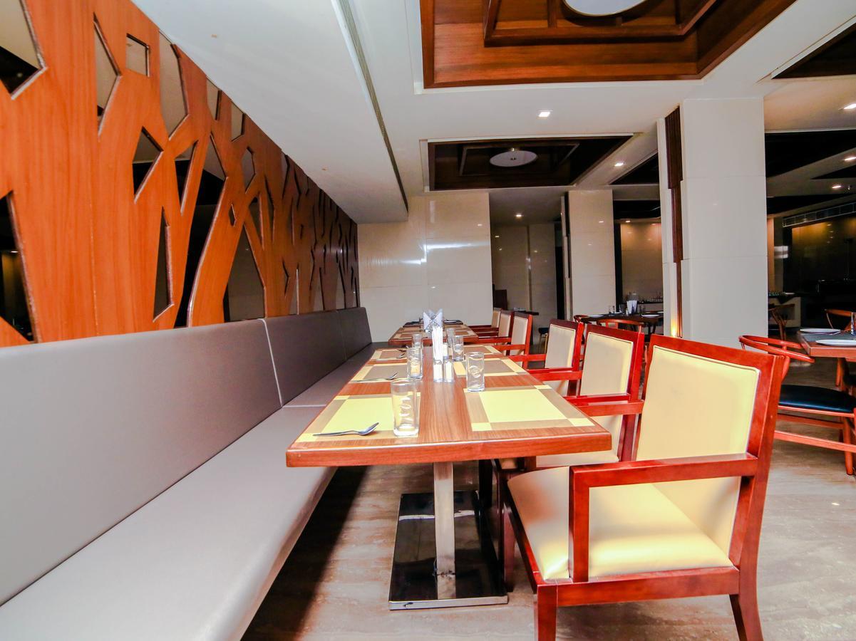 Oyo 6472 Hotel Metropolitan Mohammadnagar Buitenkant foto