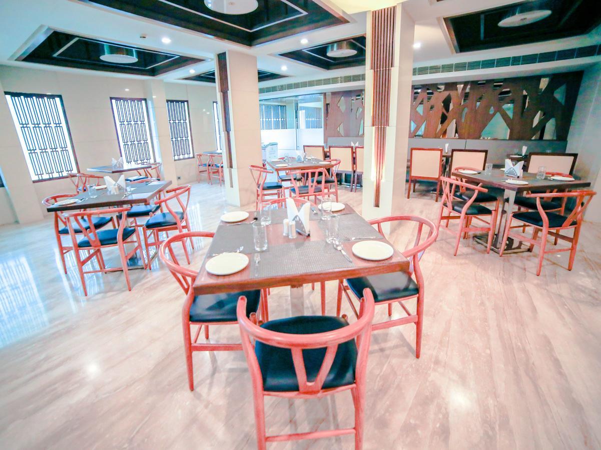 Oyo 6472 Hotel Metropolitan Mohammadnagar Buitenkant foto