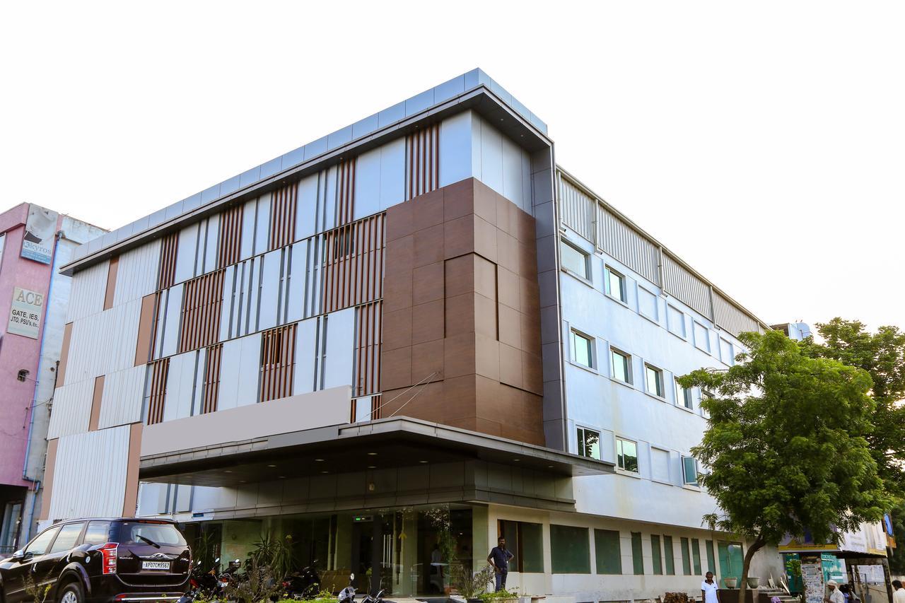 Oyo 6472 Hotel Metropolitan Mohammadnagar Buitenkant foto